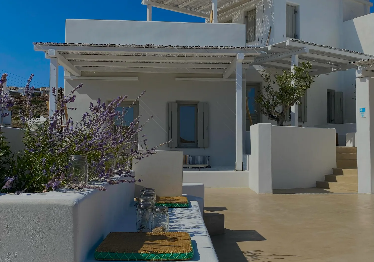 Psathaki — whitewashed rooms and studios on Kimolos, Greece